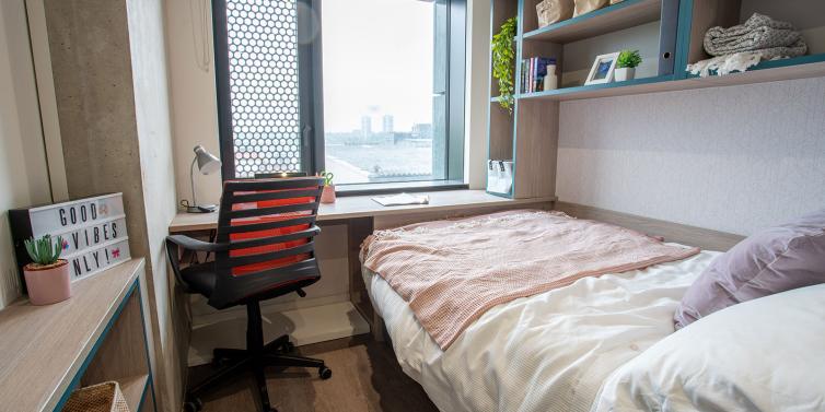 esl-languageskaplan-london-battersea
