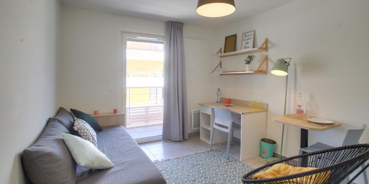 ESL Languages residence Student Factory Azurlingua Nice