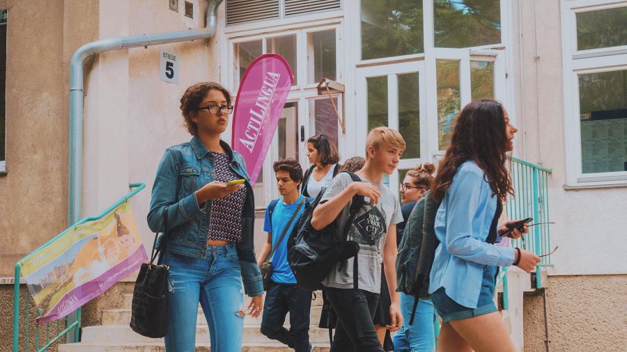 ESL Languages Actilingua Vienna young adults gallery 2