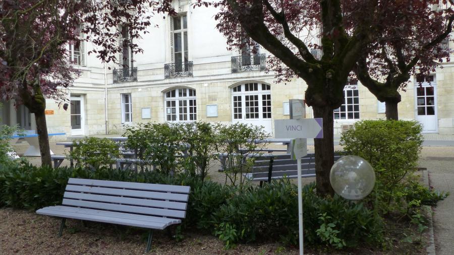 Institut De Touraine School Gallery 700 2