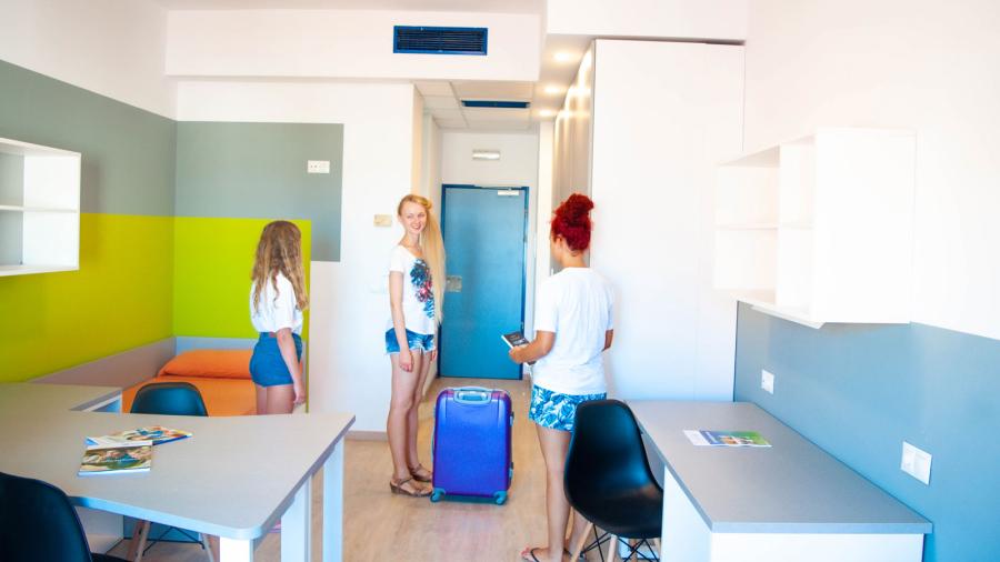 Valencia summer camp (12-17) ESL Languages English school gallery 6